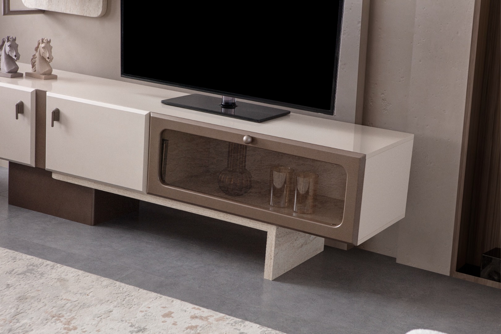 Gloria Tv Ünitesi — 4