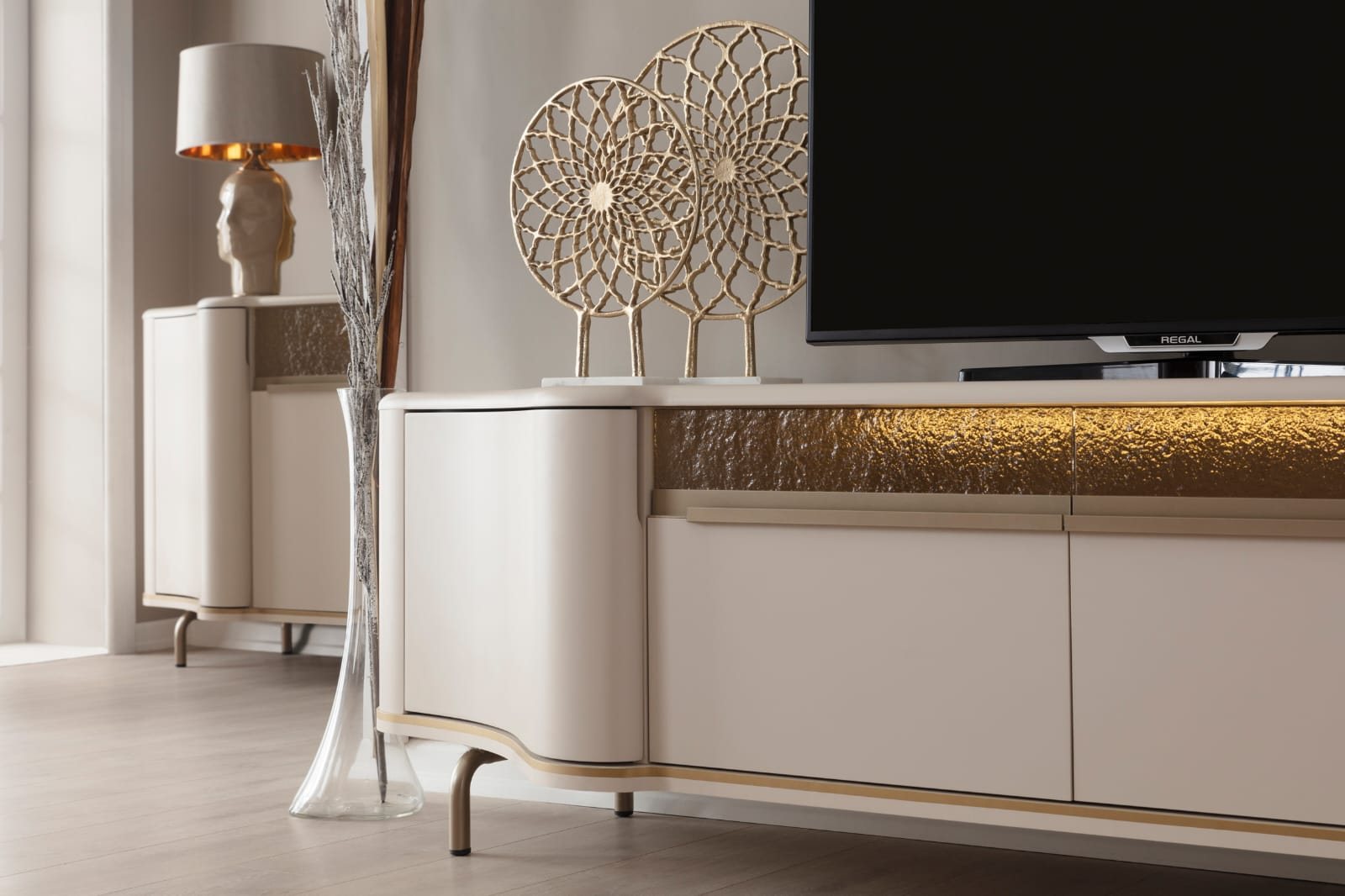 Lucian TV Ünitesi — 2